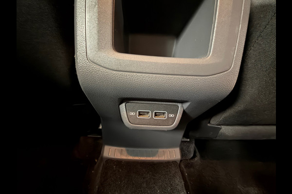 Volkswagen T-Cross 1.0 TSI Style AUT. NAVIGATIE CAMERA APPLE CARPLAY PDC CRUISE STOELVERWARMING KEYLESS-GO START/STOP