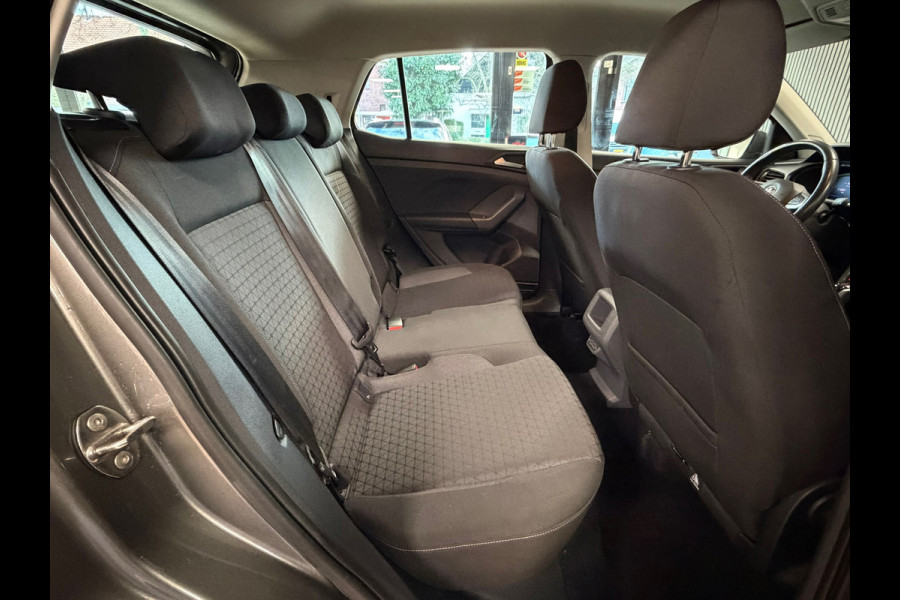 Volkswagen T-Cross 1.0 TSI Style AUT. NAVIGATIE CAMERA APPLE CARPLAY PDC CRUISE STOELVERWARMING KEYLESS-GO START/STOP