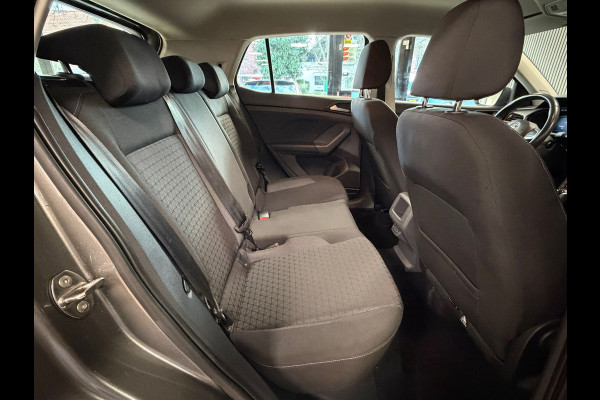 Volkswagen T-Cross 1.0 TSI Style AUT. NAVIGATIE CAMERA APPLE CARPLAY PDC CRUISE STOELVERWARMING KEYLESS-GO START/STOP