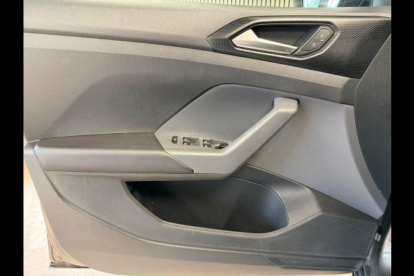 Volkswagen T-Cross 1.0 TSI Style AUT. NAVIGATIE CAMERA APPLE CARPLAY PDC CRUISE STOELVERWARMING KEYLESS-GO START/STOP