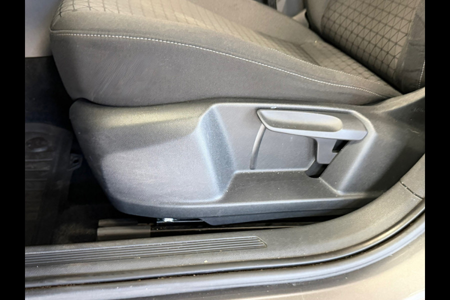 Volkswagen T-Cross 1.0 TSI Style AUT. NAVIGATIE CAMERA APPLE CARPLAY PDC CRUISE STOELVERWARMING KEYLESS-GO START/STOP