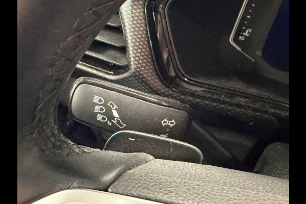 Volkswagen T-Cross 1.0 TSI Style AUT. NAVIGATIE CAMERA APPLE CARPLAY PDC CRUISE STOELVERWARMING KEYLESS-GO START/STOP