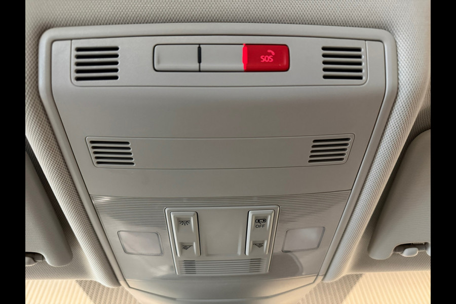 Volkswagen T-Cross 1.0 TSI Style AUT. NAVIGATIE CAMERA APPLE CARPLAY PDC CRUISE STOELVERWARMING KEYLESS-GO START/STOP