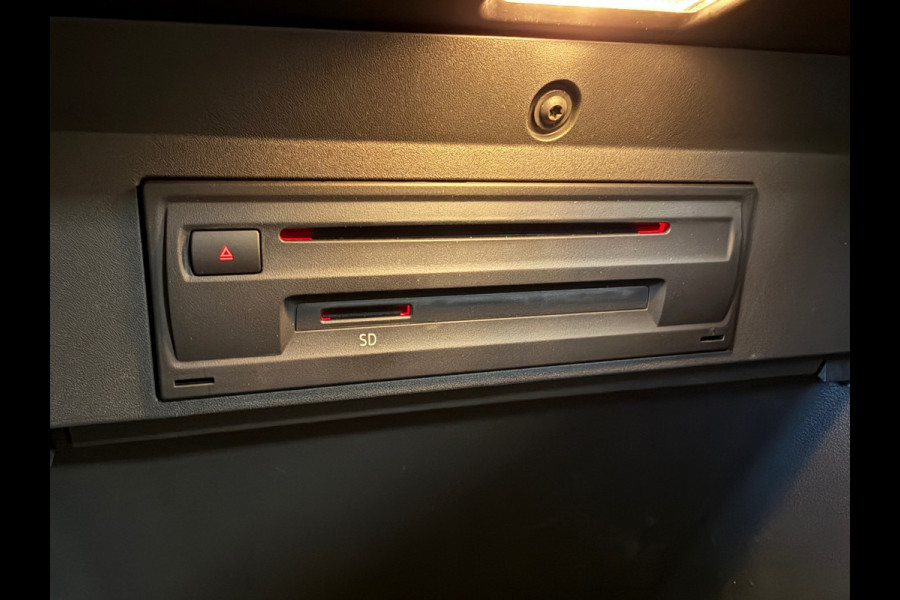 Volkswagen T-Cross 1.0 TSI Style AUT. NAVIGATIE CAMERA APPLE CARPLAY PDC CRUISE STOELVERWARMING KEYLESS-GO START/STOP