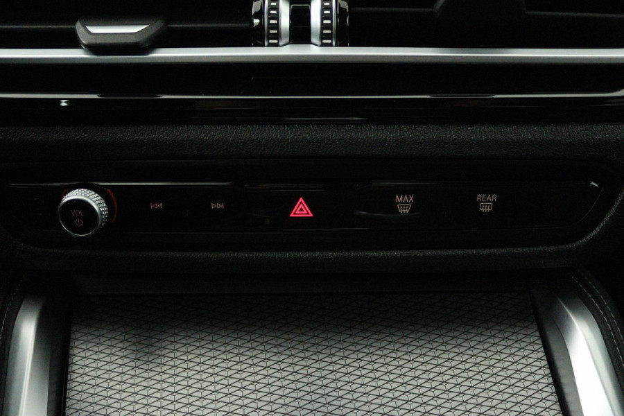 BMW i4 M50 High Executive 84 kWh (STOELVERWARMING, ADAPTIEVE CRUISE CONTROL, NAVIGATIE, CARPLAY)