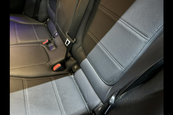 Mercedes-Benz C-Klasse Estate 300 e AMG Line Garantie Trekhaak Massage Pano Ambient 360 Blindspot Elek Achterklep StuurVW Rijklaar