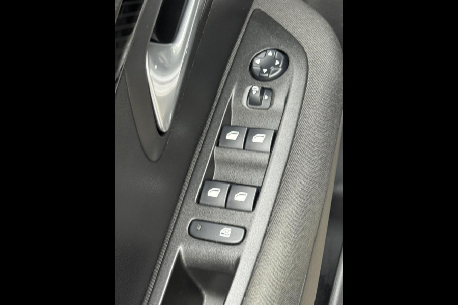 Peugeot 208 1.2 PureTech Active Pack 21.000 KM - Apple CarPlay / Navigatie I Airco I LED I Veiligheid pakket I Dealer onderhouden