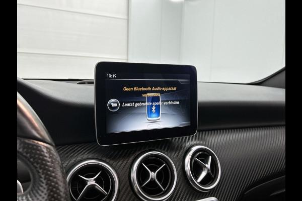 Mercedes-Benz A-Klasse 180 AMG Automaat (Dealer OnderH, NL-auto, Panorama, SfeerV, Harman/ Kardon, Carplay, Navi, Etc)