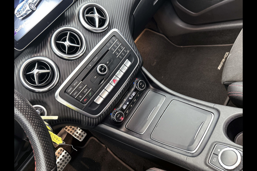 Mercedes-Benz A-Klasse 180 AMG Automaat (Dealer OnderH, NL-auto, Panorama, SfeerV, Harman/ Kardon, Carplay, Navi, Etc)