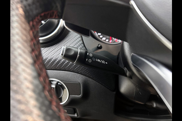 Mercedes-Benz A-Klasse 180 AMG Automaat (Dealer OnderH, NL-auto, Panorama, SfeerV, Harman/ Kardon, Carplay, Navi, Etc)
