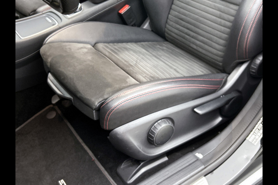 Mercedes-Benz A-Klasse 180 AMG Automaat (Dealer OnderH, NL-auto, Panorama, SfeerV, Harman/ Kardon, Carplay, Navi, Etc)