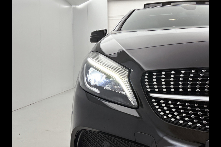 Mercedes-Benz A-Klasse 180 AMG Automaat (Dealer OnderH, NL-auto, Panorama, SfeerV, Harman/ Kardon, Carplay, Navi, Etc)