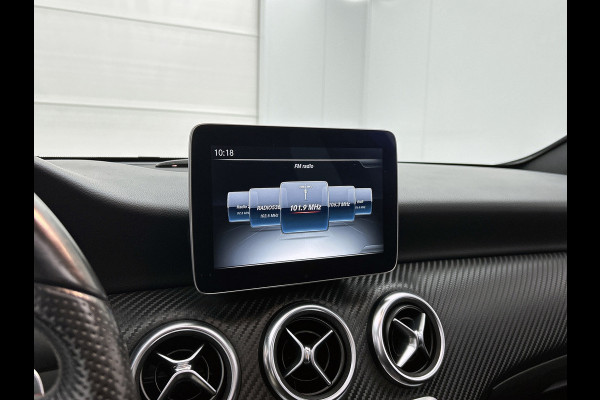 Mercedes-Benz A-Klasse 180 AMG Automaat (Dealer OnderH, NL-auto, Panorama, SfeerV, Harman/ Kardon, Carplay, Navi, Etc)
