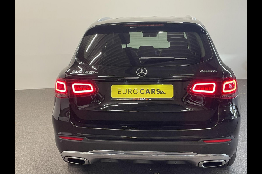 Mercedes-Benz GLC 300e 4MATIC 320pk Automaat PHEV Business Solution | Climate Control | Leder | Navigatie | Apple Carplay/Android Auto | Distronic | LED | High Performance | 18" Lichtmetalen Velgen | Privacy Glass | PDC VA + 360 Camera