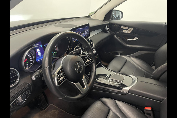Mercedes-Benz GLC 300e 4MATIC 320pk Automaat PHEV Business Solution | Climate Control | Leder | Navigatie | Apple Carplay/Android Auto | Distronic | LED | High Performance | 18" Lichtmetalen Velgen | Privacy Glass | PDC VA + 360 Camera