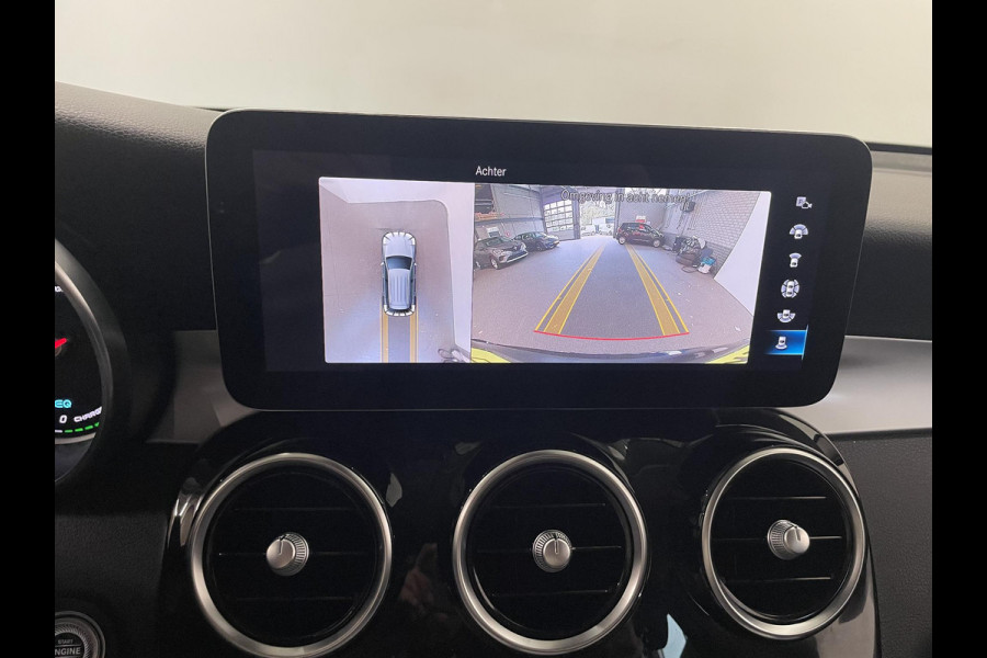 Mercedes-Benz GLC 300e 4MATIC 320pk Automaat PHEV Business Solution | Climate Control | Leder | Navigatie | Apple Carplay/Android Auto | Distronic | LED | High Performance | 18" Lichtmetalen Velgen | Privacy Glass | PDC VA + 360 Camera