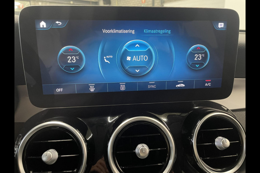 Mercedes-Benz GLC 300e 4MATIC 320pk Automaat PHEV Business Solution | Climate Control | Leder | Navigatie | Apple Carplay/Android Auto | Distronic | LED | High Performance | 18" Lichtmetalen Velgen | Privacy Glass | PDC VA + 360 Camera