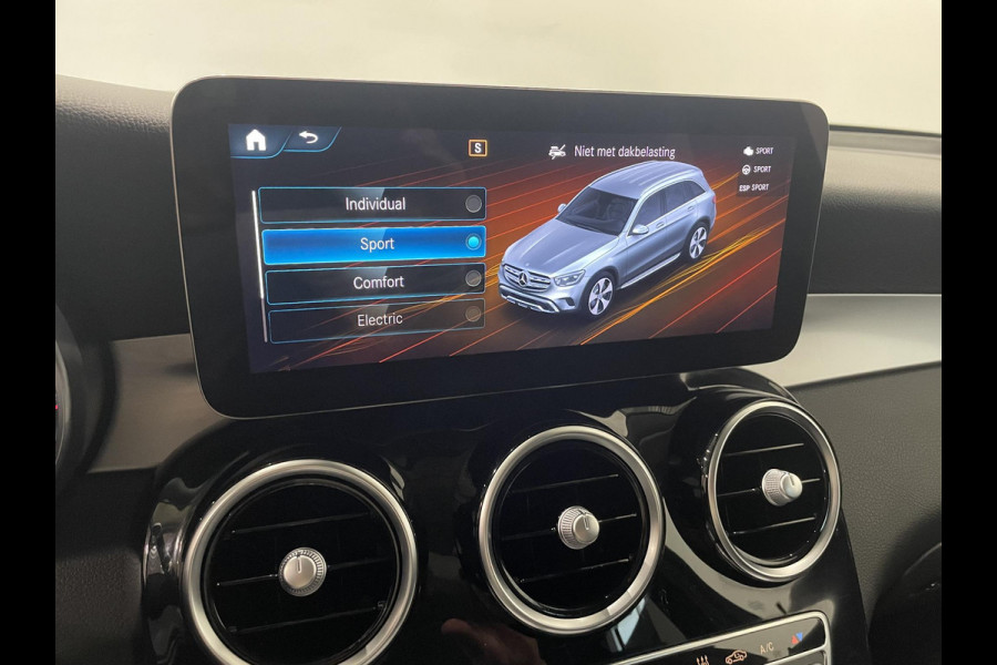 Mercedes-Benz GLC 300e 4MATIC 320pk Automaat PHEV Business Solution | Climate Control | Leder | Navigatie | Apple Carplay/Android Auto | Distronic | LED | High Performance | 18" Lichtmetalen Velgen | Privacy Glass | PDC VA + 360 Camera