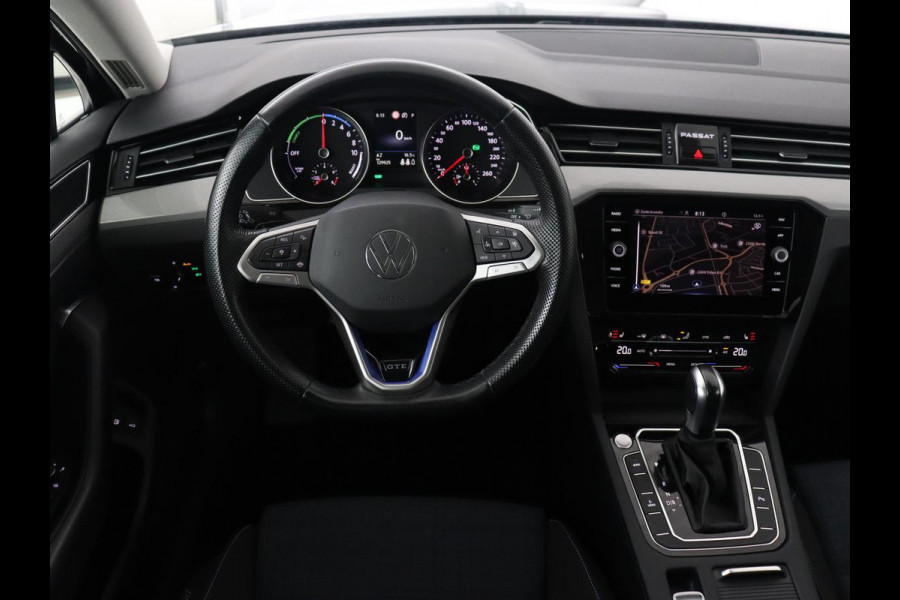 Volkswagen Passat 1.4 TSI PHEV GTE | Stoelverwarming | Adaptive cruise | Carplay | Navigatie | 18'' | Matrix LED | Parkeerhulp | Bluetooth | Plug In