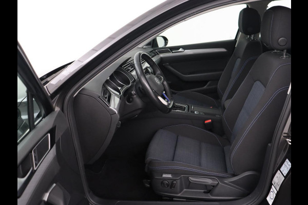 Volkswagen Passat 1.4 TSI PHEV GTE | Stoelverwarming | Adaptive cruise | Carplay | Navigatie | 18'' | Matrix LED | Parkeerhulp | Bluetooth | Plug In