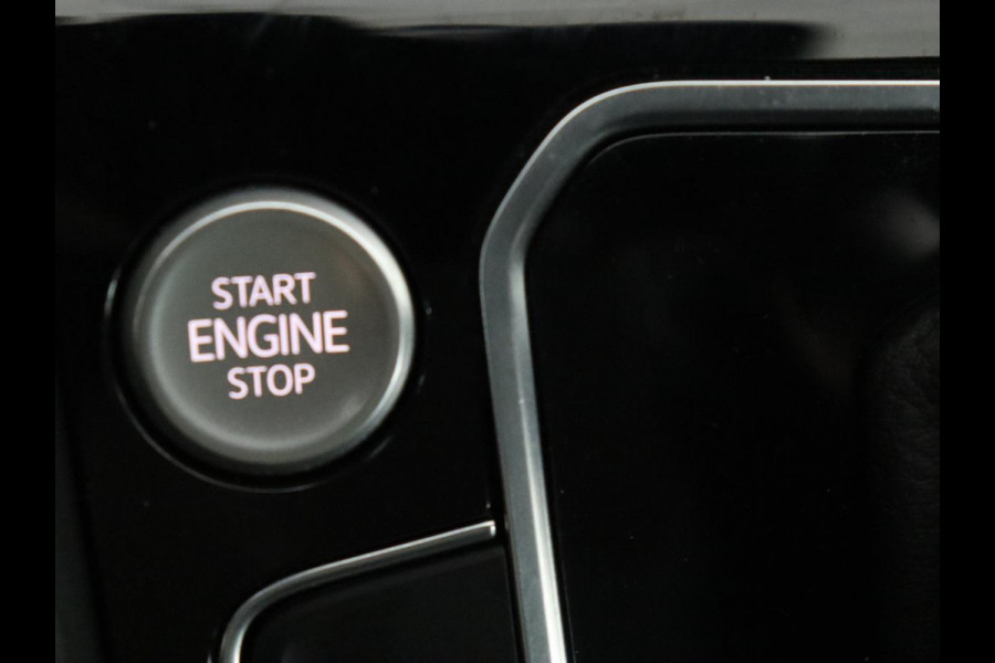 Volkswagen Passat 1.4 TSI PHEV GTE | Stoelverwarming | Adaptive cruise | Carplay | Navigatie | 18'' | Matrix LED | Parkeerhulp | Bluetooth | Plug In