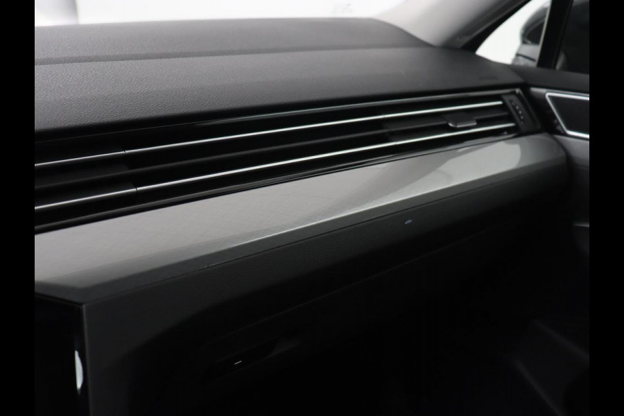 Volkswagen Passat 1.4 TSI PHEV GTE | Stoelverwarming | Adaptive cruise | Carplay | Navigatie | 18'' | Matrix LED | Parkeerhulp | Bluetooth | Plug In