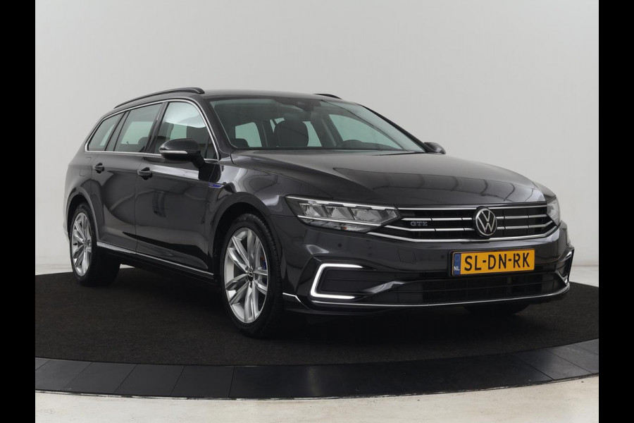 Volkswagen Passat 1.4 TSI PHEV GTE | Stoelverwarming | Adaptive cruise | Carplay | Navigatie | 18'' | Matrix LED | Parkeerhulp | Bluetooth | Plug In