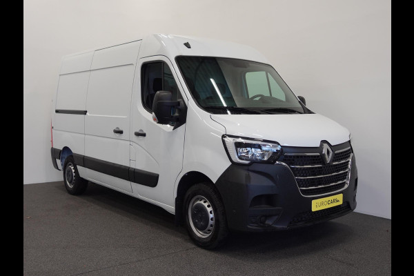 Renault Master T33 2.3 dCi 135 L2H2 BPM VRIJ! Airco Cruise control Parkeersensoren Navigatie Trekhaak