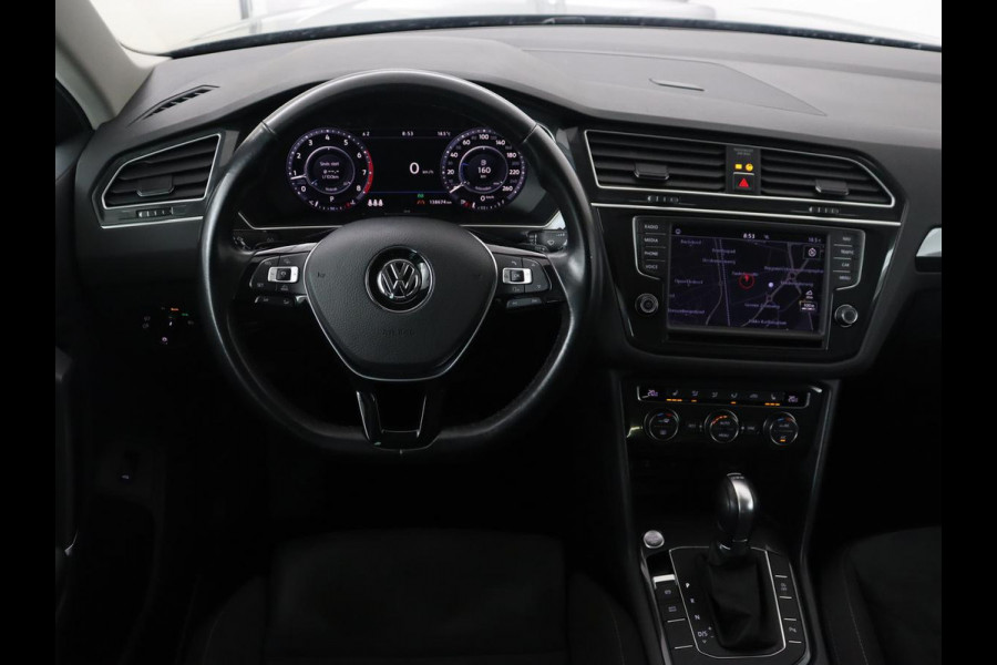 Volkswagen Tiguan 1.4 TSI R Line | 1e eigenaar | Panoramadak | Trekhaak | Stoelverwarming | Keyless | 19'' | Massage | Adaptive cruise | Navigatie | Full LED | Virtual Cockpit | Parkeerhulp | Climate control