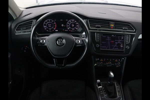 Volkswagen Tiguan 1.4 TSI R Line | 1e eigenaar | Panoramadak | Trekhaak | Stoelverwarming | Keyless | 19'' | Massage | Adaptive cruise | Navigatie | Full LED | Virtual Cockpit | Parkeerhulp | Climate control