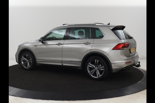 Volkswagen Tiguan 1.4 TSI R Line | 1e eigenaar | Panoramadak | Trekhaak | Stoelverwarming | Keyless | 19'' | Massage | Adaptive cruise | Navigatie | Full LED | Virtual Cockpit | Parkeerhulp | Climate control