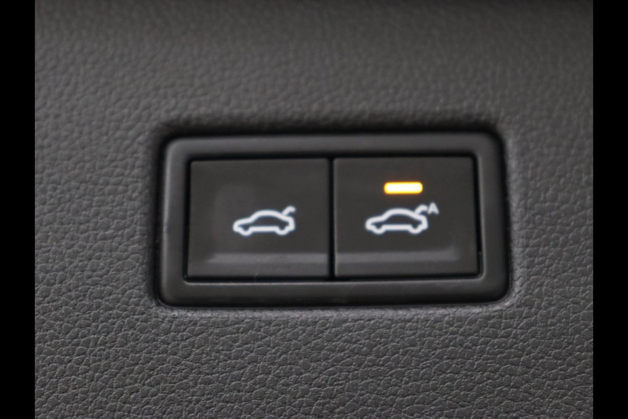 Volkswagen Tiguan 1.4 TSI R Line | 1e eigenaar | Panoramadak | Trekhaak | Stoelverwarming | Keyless | 19'' | Massage | Adaptive cruise | Navigatie | Full LED | Virtual Cockpit | Parkeerhulp | Climate control