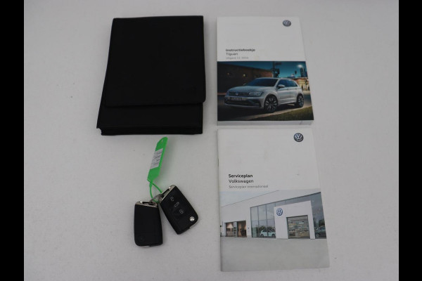 Volkswagen Tiguan 1.4 TSI R Line | 1e eigenaar | Panoramadak | Trekhaak | Stoelverwarming | Keyless | 19'' | Massage | Adaptive cruise | Navigatie | Full LED | Virtual Cockpit | Parkeerhulp | Climate control