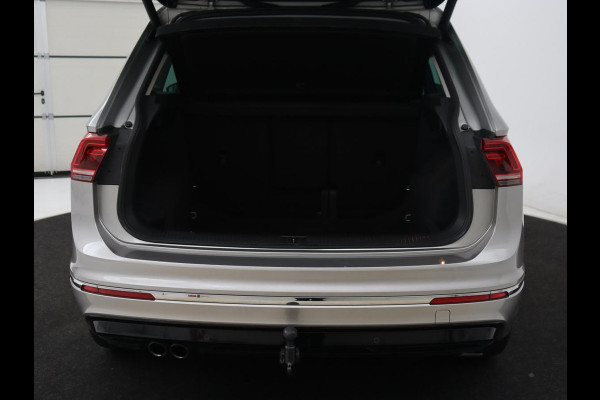 Volkswagen Tiguan 1.4 TSI R Line | 1e eigenaar | Panoramadak | Trekhaak | Stoelverwarming | Keyless | 19'' | Massage | Adaptive cruise | Navigatie | Full LED | Virtual Cockpit | Parkeerhulp | Climate control