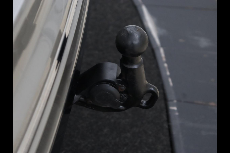 Volkswagen Tiguan 1.4 TSI R Line | 1e eigenaar | Panoramadak | Trekhaak | Stoelverwarming | Keyless | 19'' | Massage | Adaptive cruise | Navigatie | Full LED | Virtual Cockpit | Parkeerhulp | Climate control