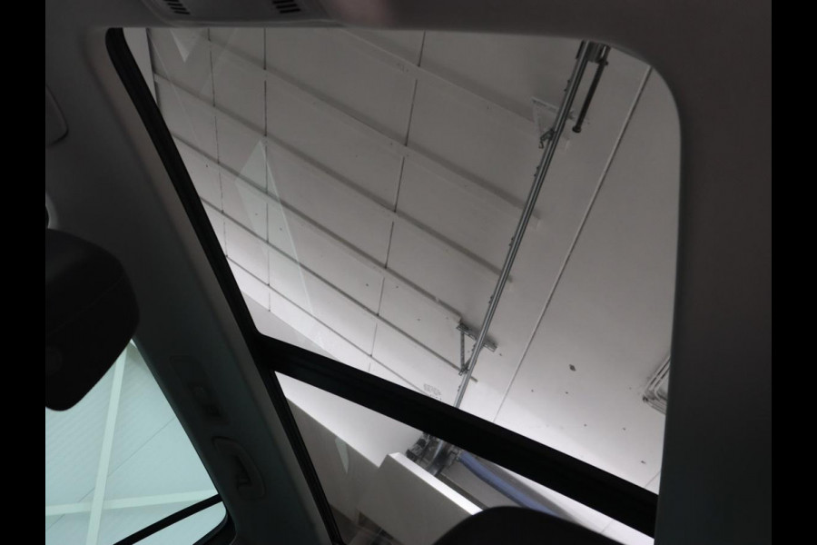 Volkswagen Tiguan 1.4 TSI R Line | 1e eigenaar | Panoramadak | Trekhaak | Stoelverwarming | Keyless | 19'' | Massage | Adaptive cruise | Navigatie | Full LED | Virtual Cockpit | Parkeerhulp | Climate control