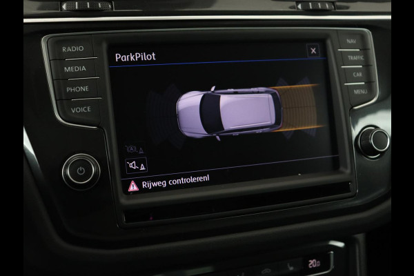 Volkswagen Tiguan 1.4 TSI R Line | 1e eigenaar | Panoramadak | Trekhaak | Stoelverwarming | Keyless | 19'' | Massage | Adaptive cruise | Navigatie | Full LED | Virtual Cockpit | Parkeerhulp | Climate control