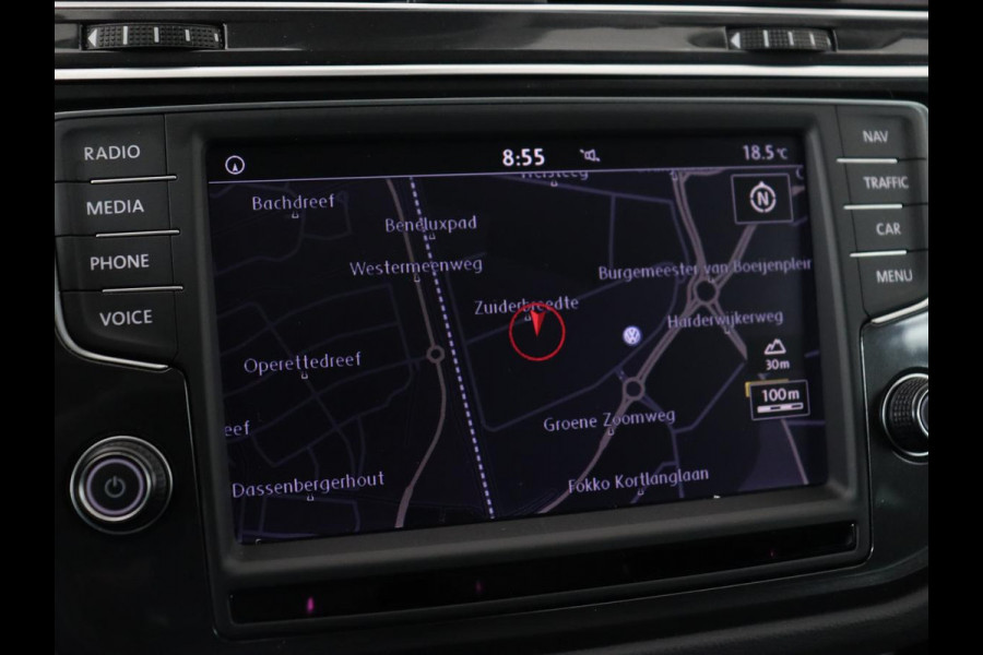 Volkswagen Tiguan 1.4 TSI R Line | 1e eigenaar | Panoramadak | Trekhaak | Stoelverwarming | Keyless | 19'' | Massage | Adaptive cruise | Navigatie | Full LED | Virtual Cockpit | Parkeerhulp | Climate control