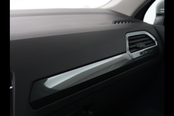 Volkswagen Tiguan 1.4 TSI R Line | 1e eigenaar | Panoramadak | Trekhaak | Stoelverwarming | Keyless | 19'' | Massage | Adaptive cruise | Navigatie | Full LED | Virtual Cockpit | Parkeerhulp | Climate control