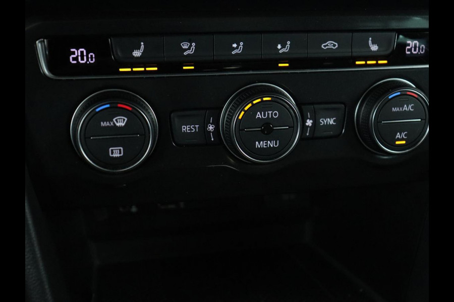 Volkswagen Tiguan 1.4 TSI R Line | 1e eigenaar | Panoramadak | Trekhaak | Stoelverwarming | Keyless | 19'' | Massage | Adaptive cruise | Navigatie | Full LED | Virtual Cockpit | Parkeerhulp | Climate control