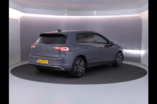 Volkswagen Golf 1.5 eHybrid Style Edition 204 pk Automaat (DSG) | Verlengde garantie | Navigatie | Parkeersensoren (Park assist) | Rondomzicht camera | Elektr. bestuurdersstoel | Stoelverwarming |