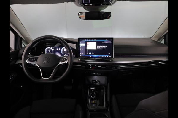 Volkswagen Golf 1.5 eHybrid Style Edition 204 pk Automaat (DSG) | Verlengde garantie | Navigatie | Parkeersensoren (Park assist) | Rondomzicht camera | Elektr. bestuurdersstoel | Stoelverwarming |