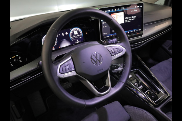 Volkswagen Golf 1.5 eHybrid Style Edition 204 pk Automaat (DSG) | Verlengde garantie | Navigatie | Parkeersensoren (Park assist) | Rondomzicht camera | Elektr. bestuurdersstoel | Stoelverwarming |