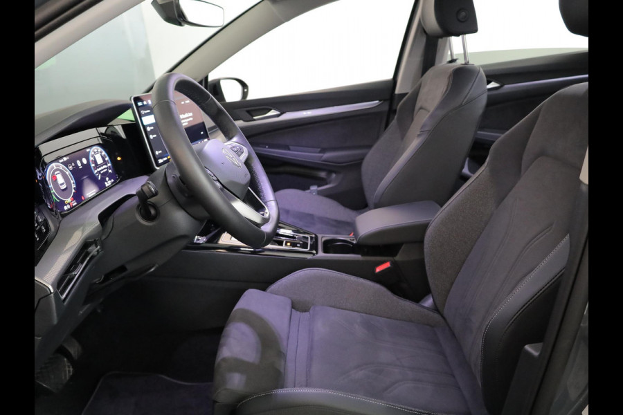 Volkswagen Golf 1.5 eHybrid Style Edition 204 pk Automaat (DSG) | Verlengde garantie | Navigatie | Parkeersensoren (Park assist) | Rondomzicht camera | Elektr. bestuurdersstoel | Stoelverwarming |