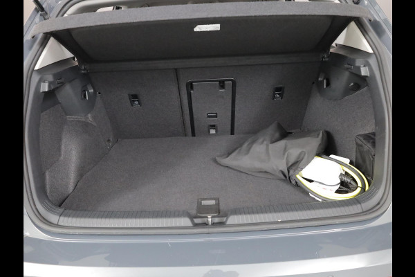 Volkswagen Golf 1.5 eHybrid Style Edition 204 pk Automaat (DSG) | Verlengde garantie | Navigatie | Parkeersensoren (Park assist) | Rondomzicht camera | Elektr. bestuurdersstoel | Stoelverwarming |