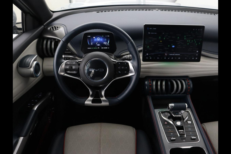 BYD ATTO 3 Comfort 60 kWh | Panoramadak | Warmtepomp | Leder | Stoelverwarming | 360 Camera | Carplay | Adaptive cruise | 18'' | Keyless | Full LED