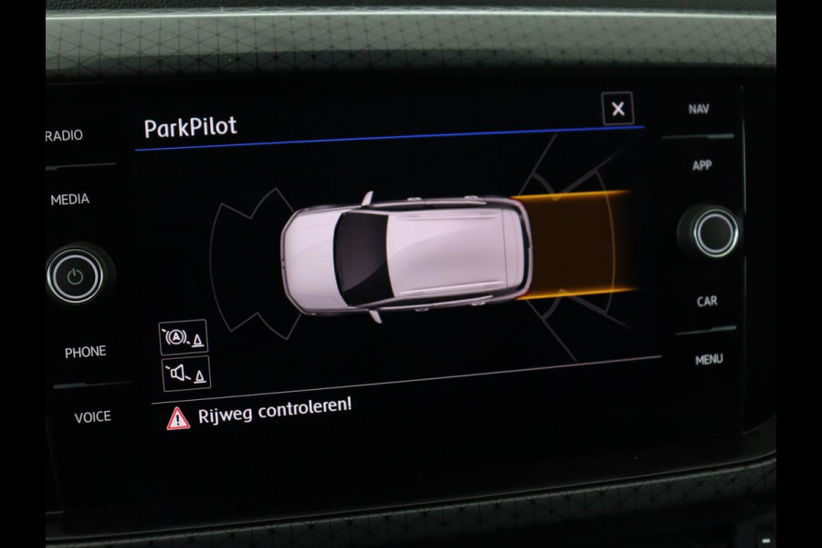Volkswagen T-Cross 1.0 TSI Style | Automaat | Stoelverwarming | Trekhaak | Carplay | Keyless | Virtual Cockpit | Adaptive cruise | Navigatie | Full LED | Parkeerhulp | Dodehoek detectie | Getint glas