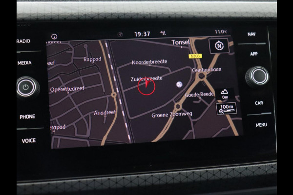 Volkswagen T-Cross 1.0 TSI Style | Automaat | Stoelverwarming | Trekhaak | Carplay | Keyless | Virtual Cockpit | Adaptive cruise | Navigatie | Full LED | Parkeerhulp | Dodehoek detectie | Getint glas