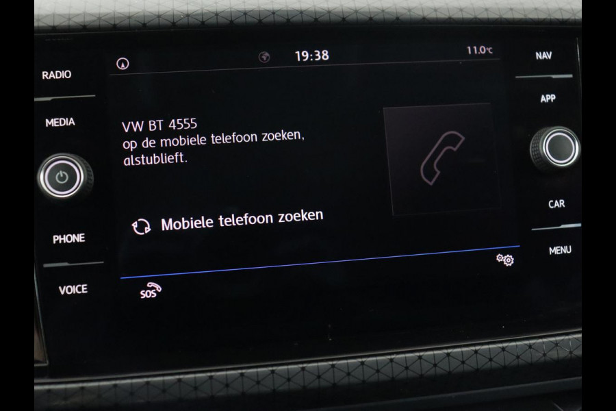 Volkswagen T-Cross 1.0 TSI Style | Automaat | Stoelverwarming | Trekhaak | Carplay | Keyless | Virtual Cockpit | Adaptive cruise | Navigatie | Full LED | Parkeerhulp | Dodehoek detectie | Getint glas