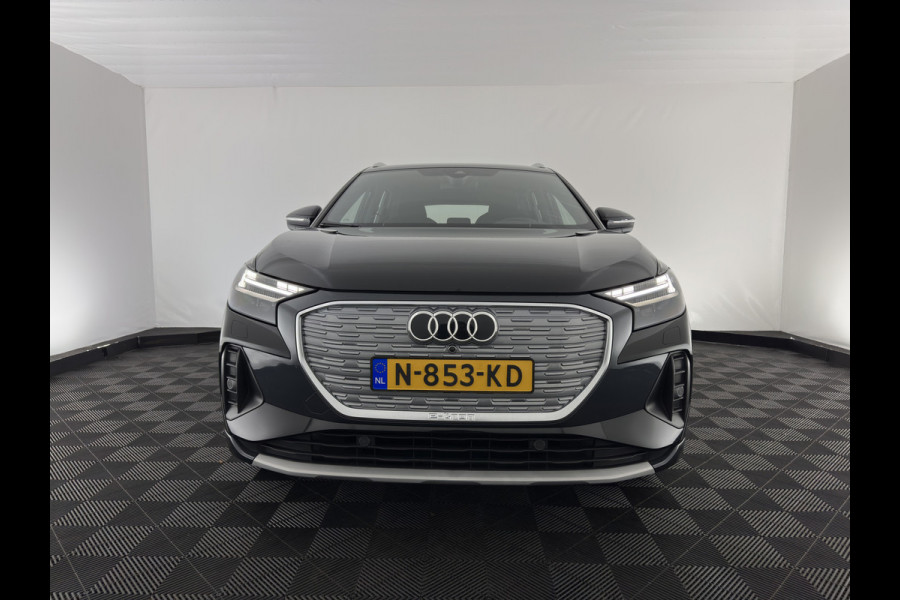 Audi Q4 e-tron 40 Launch Edition Advanced 77 kWh [ 3-Fase ] {SOH-88%} (INCL-BTW) *MATRIX-LED | NAVI-FULLMAP | KEYLESS | CAMERA | DIGI-COCKPIT | DAB | AMBIENT-LIGHT | HEATED-SPORTSEATS | TOWBAR | 19''ALU*